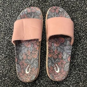 WOMEN'S OLUKAI NOHIE 'OLU SLIDE SANDALS worn once